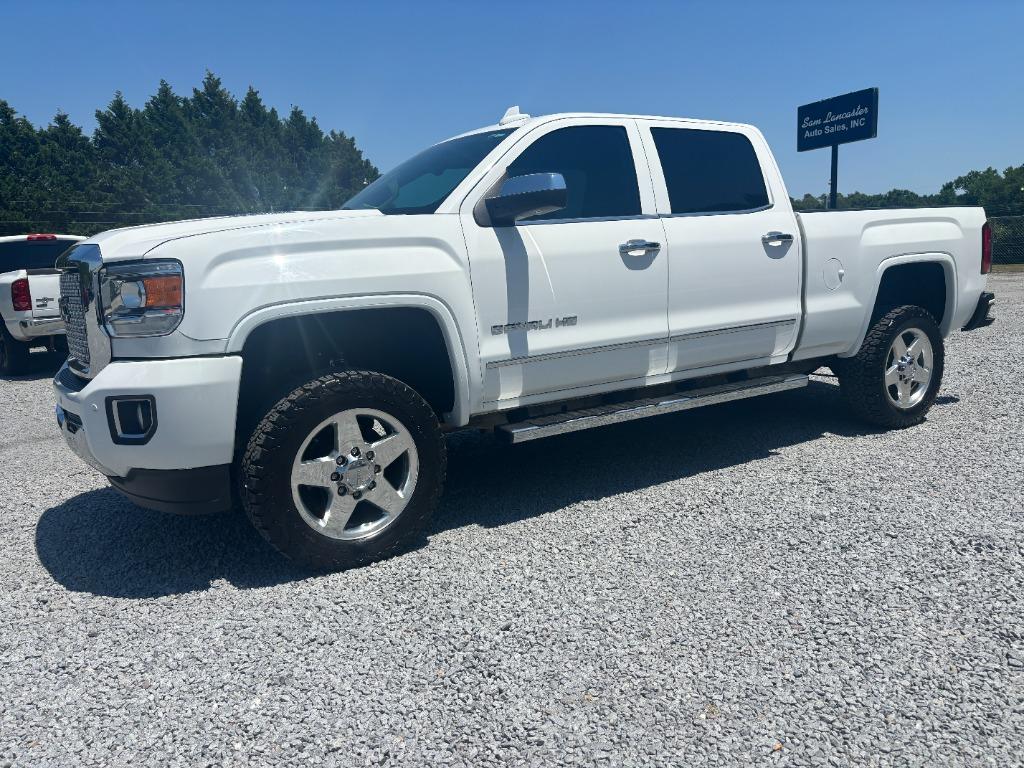 2015 GMC Sierra 4WD Crew Cab Short Box's photo